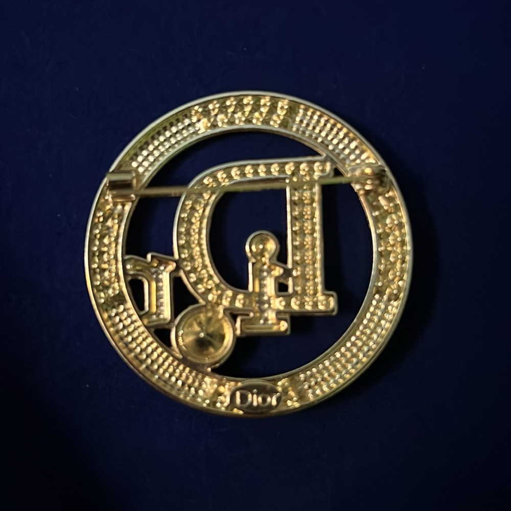 Brooch 3 - Picture 2 of 2